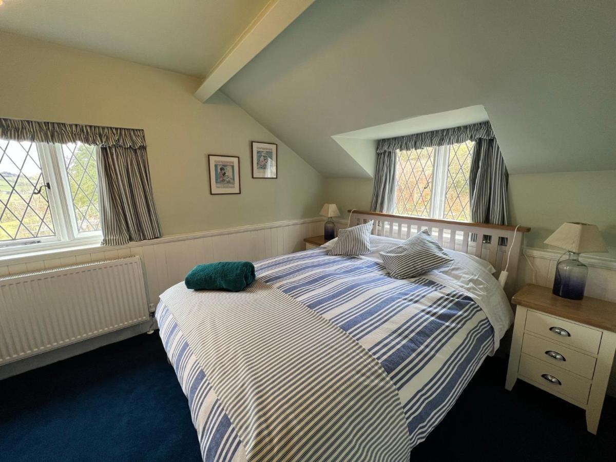 Pentre Cerrig Country House Llanferres Extérieur photo