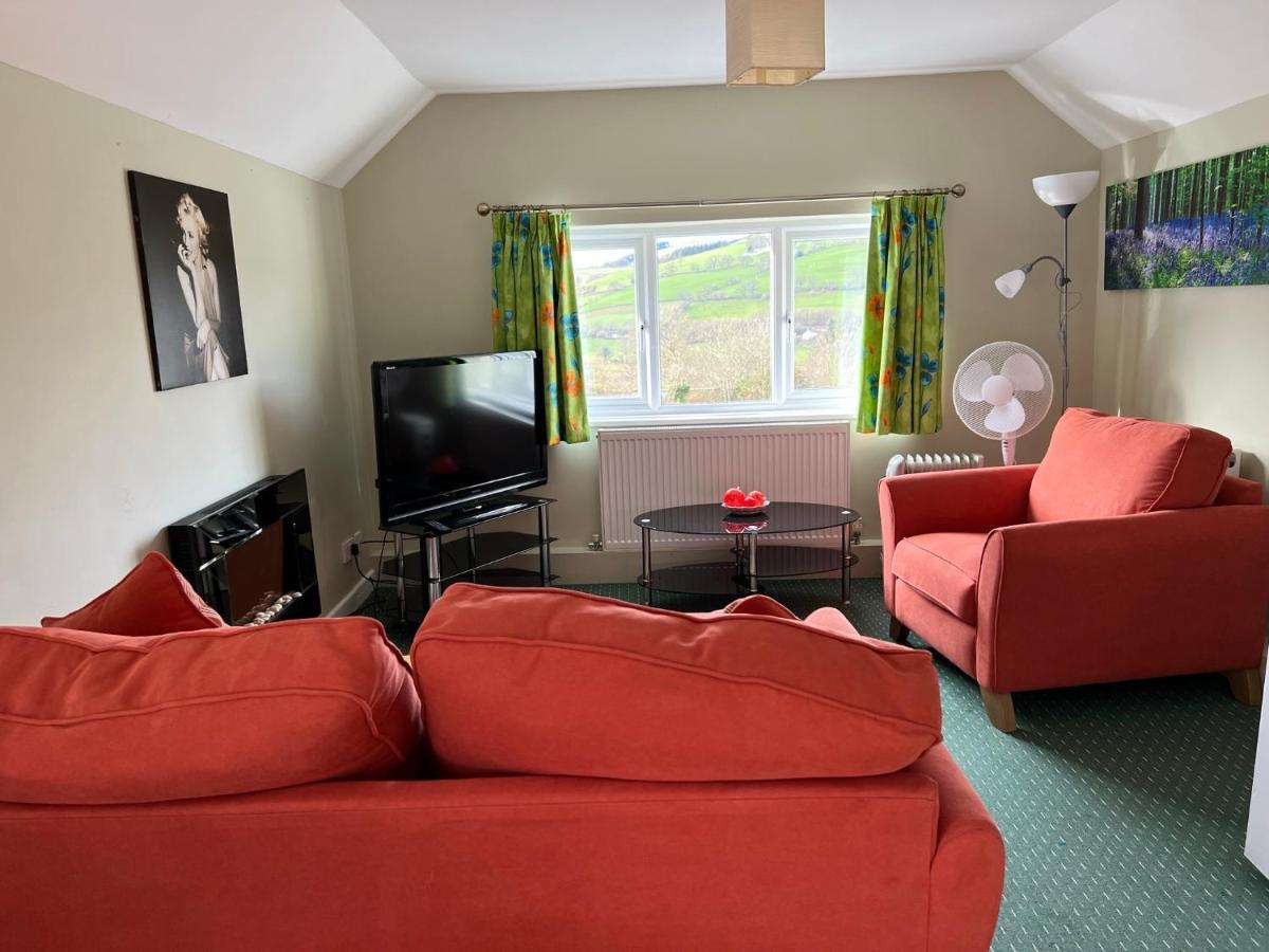 Pentre Cerrig Country House Llanferres Extérieur photo