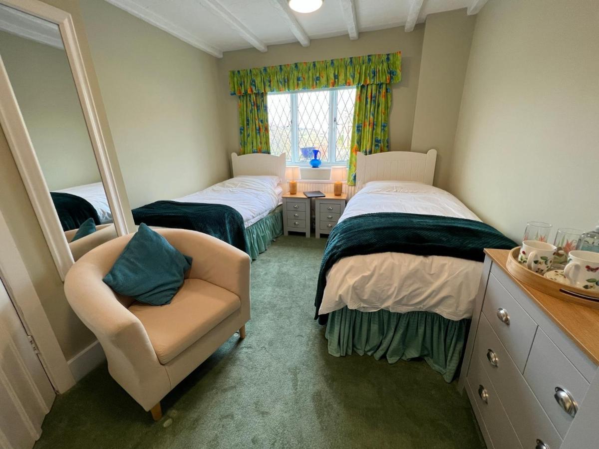 Pentre Cerrig Country House Llanferres Extérieur photo