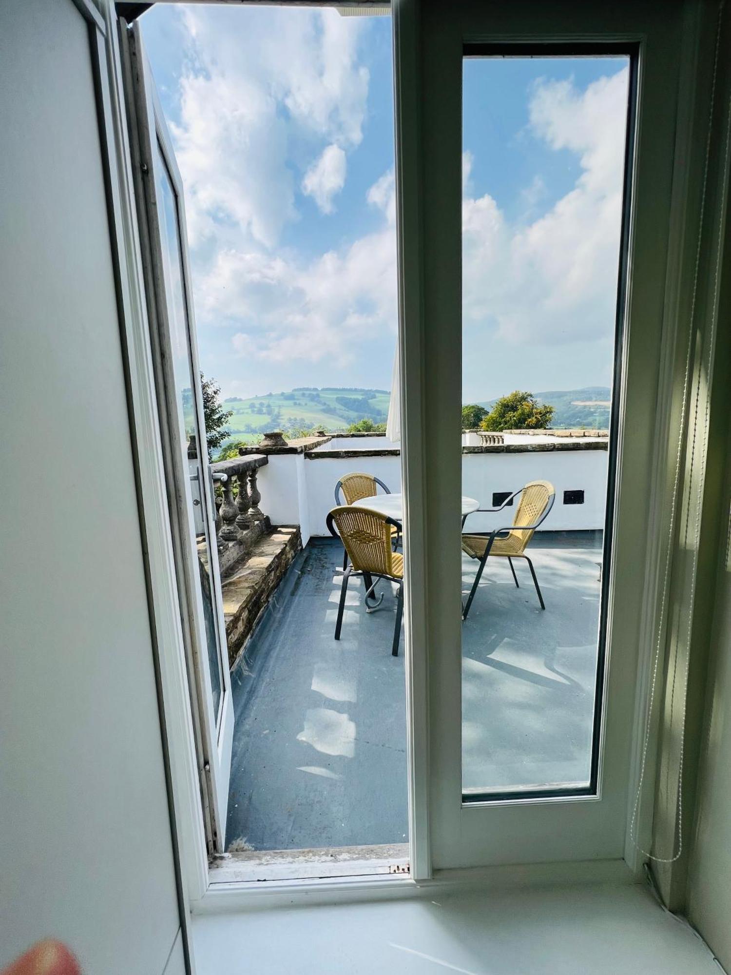 Pentre Cerrig Country House Llanferres Extérieur photo